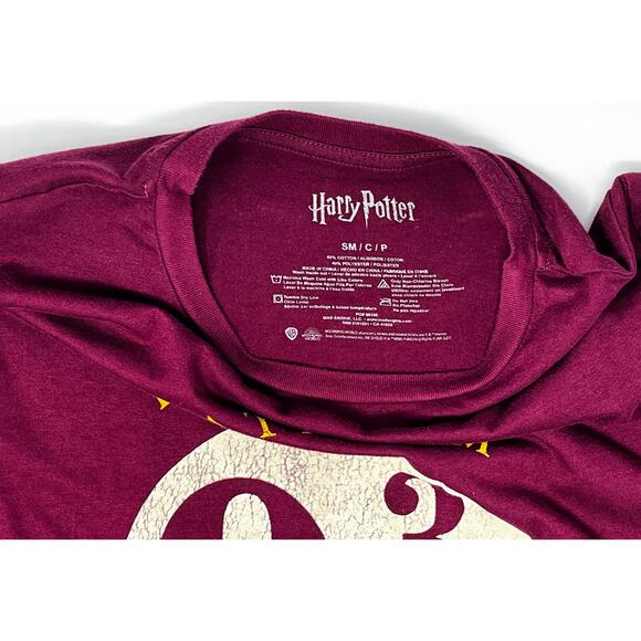 Harry Potter Platform 9 3/4 Hogwarts Express Women's Tshirt size S Pre-Owned - Picture 7 of 9